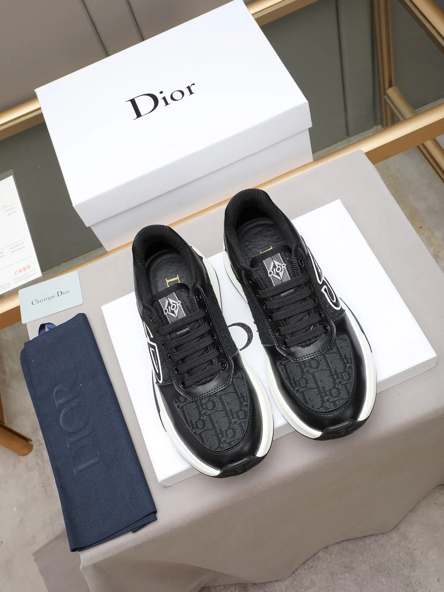 🆕🆕🆕Men's Shoes💰P440 Dior's avant-garde and versatile fashionable men's shoes are privately modeled, calfskin stitched with Dior's special waterproof fabric, fashionable, simple, stylish, eye-catching and classy. It will subvert old ideas and be a must-have for fashionistas who want to spend time with you! Must keep it for yourself! High and comfortable but low, high-end quality workmanship. Code number: 38-44 (45 customized) 4 colors for your choice [kiss][kiss][kiss]